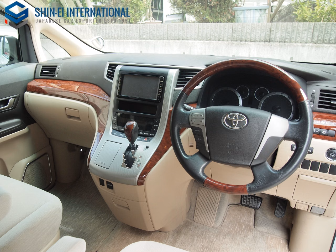 TOYOTA ALPHARD