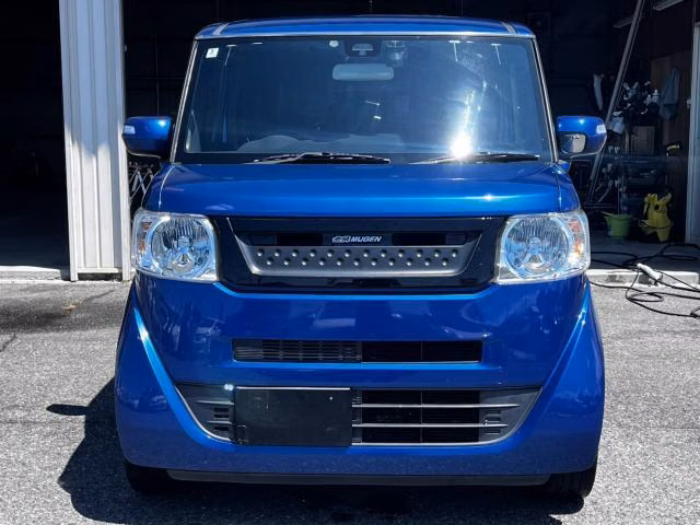 HONDA N-BOX SLASH
