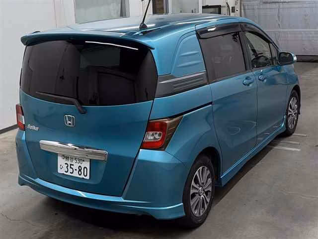 HONDA FREED SPIKE