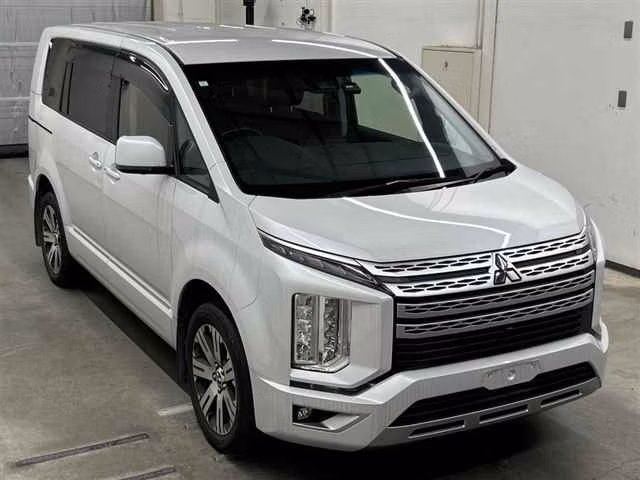 MITSUBISHI DELICA D:5