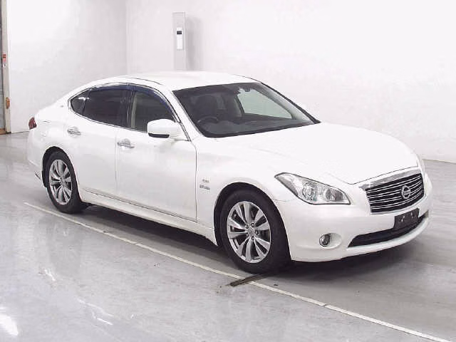 NISSAN FUGA