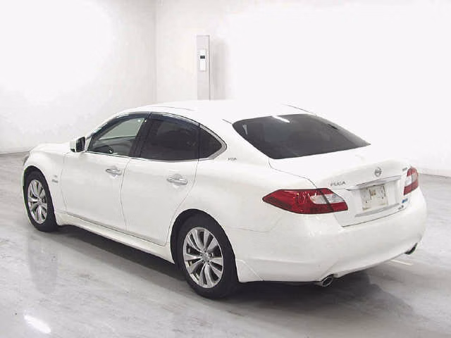 NISSAN FUGA