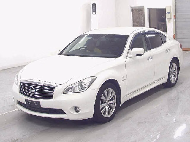 NISSAN FUGA