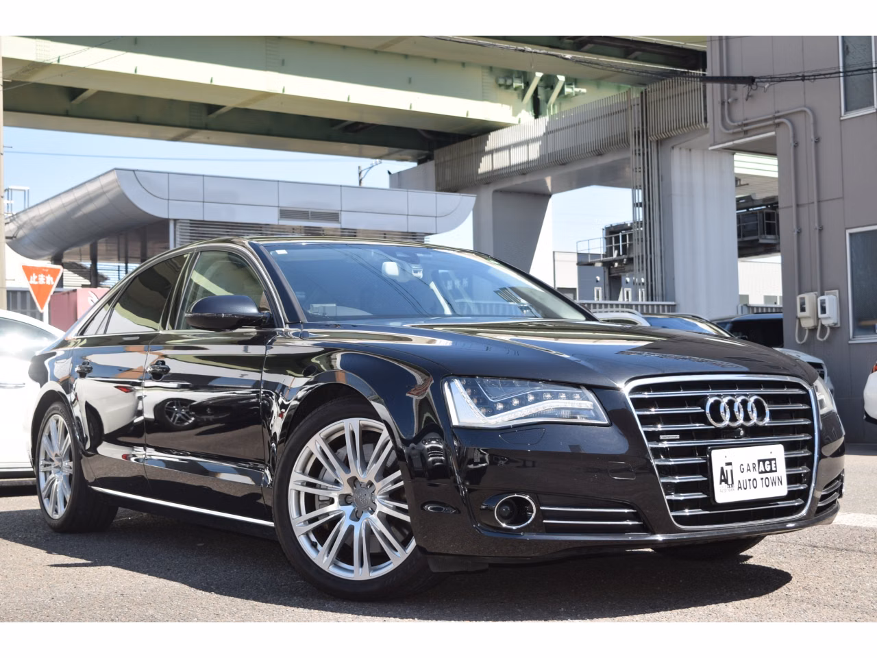 AUDI A8