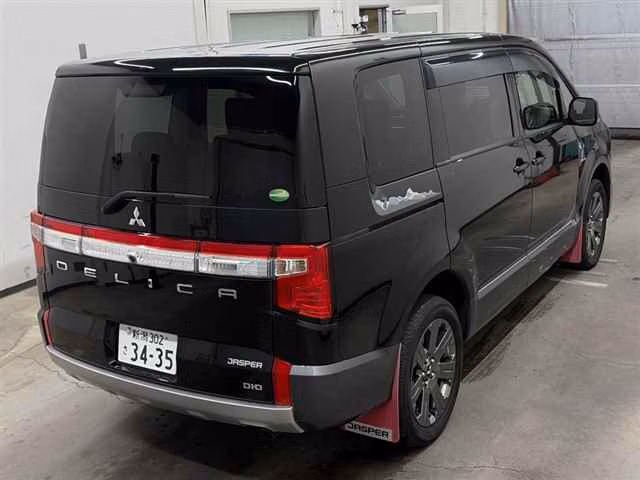 MITSUBISHI DELICA D:5