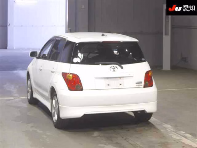 TOYOTA IST