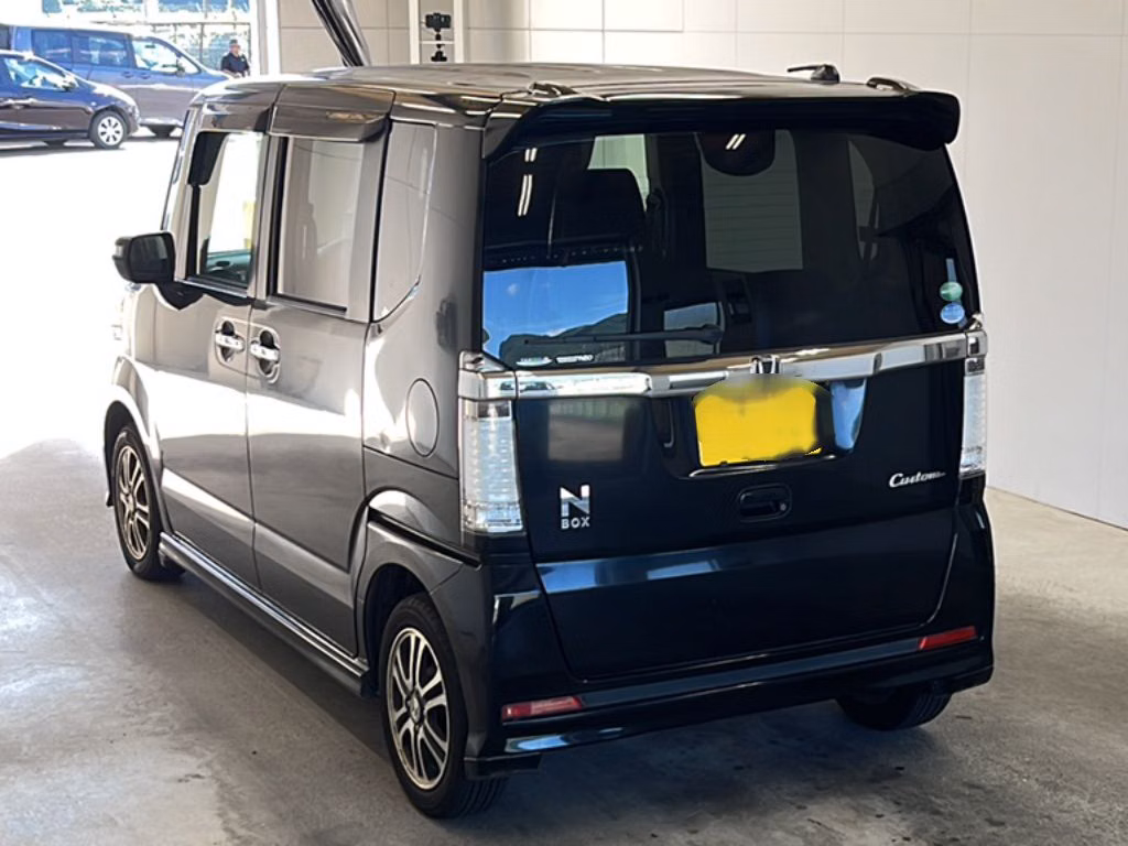 HONDA N-BOX
