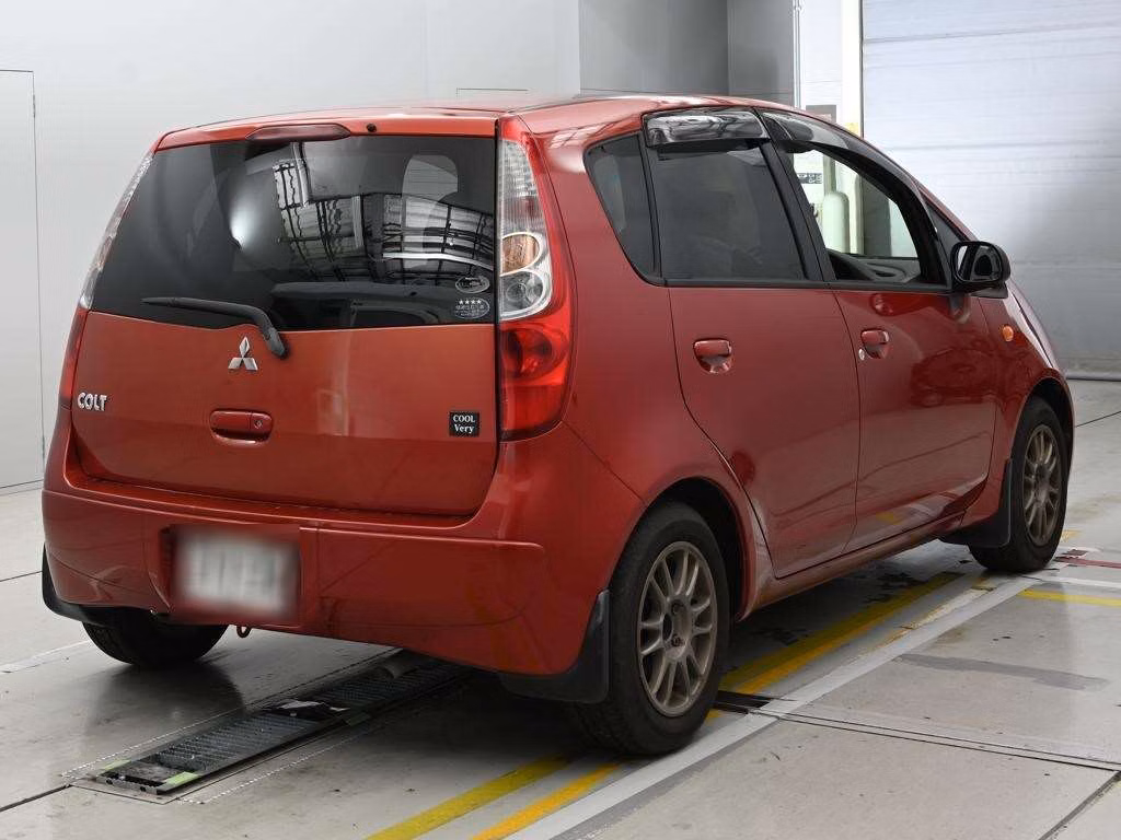 MITSUBISHI COLT