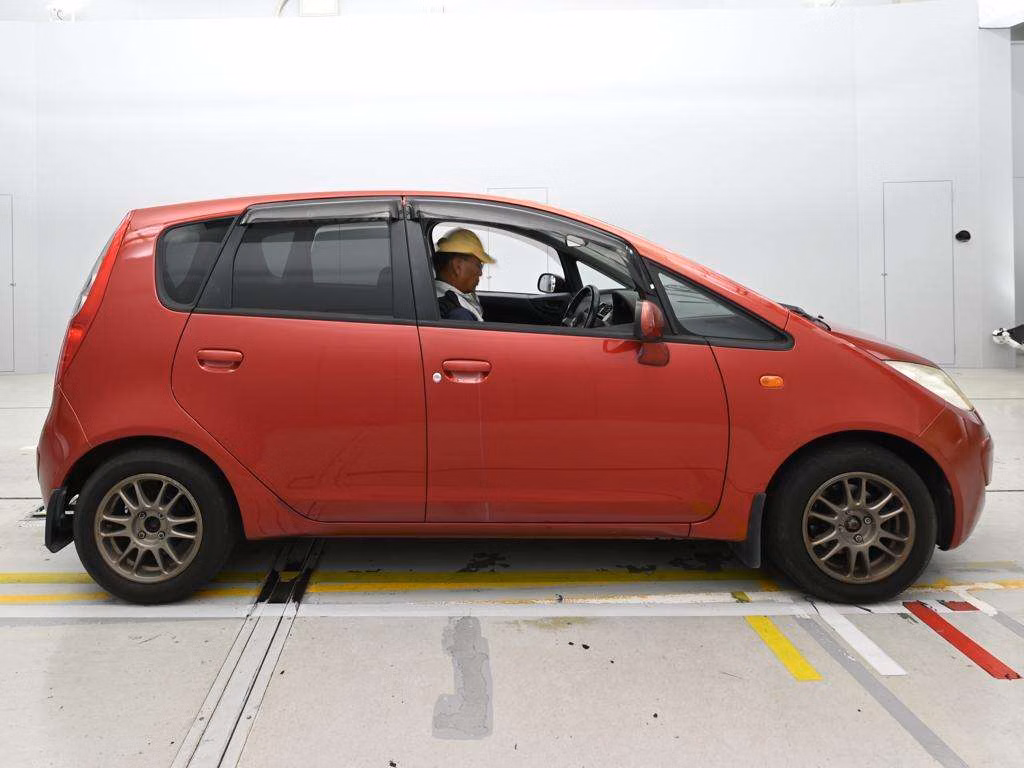 MITSUBISHI COLT