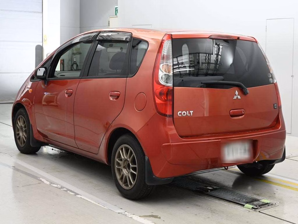 MITSUBISHI COLT