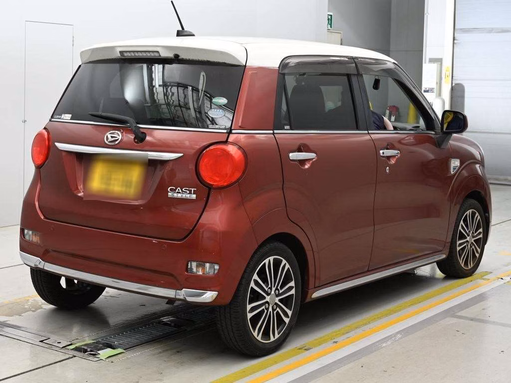 DAIHATSU CAST