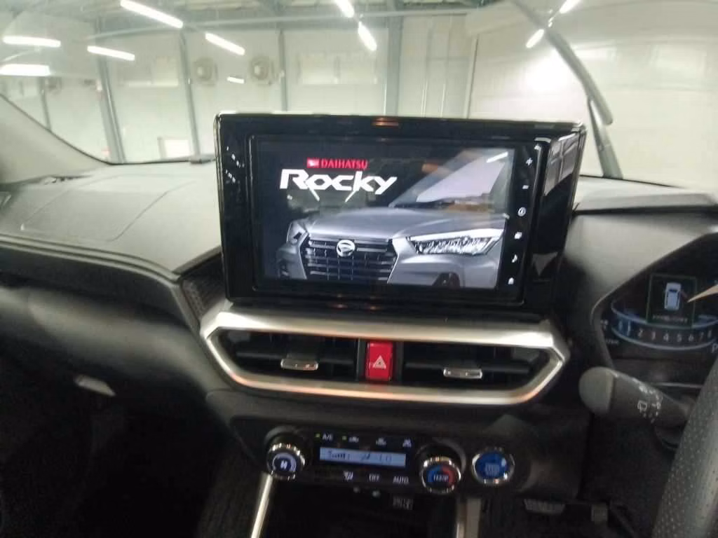 DAIHATSU ROCKY