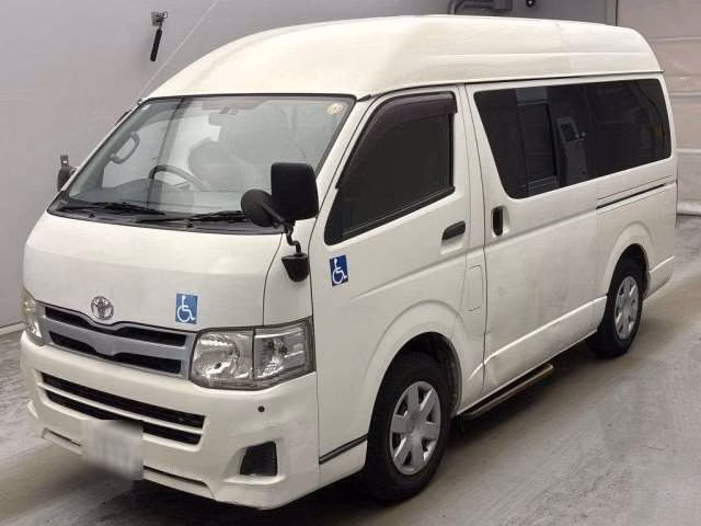 TOYOTA REGIUS ACE