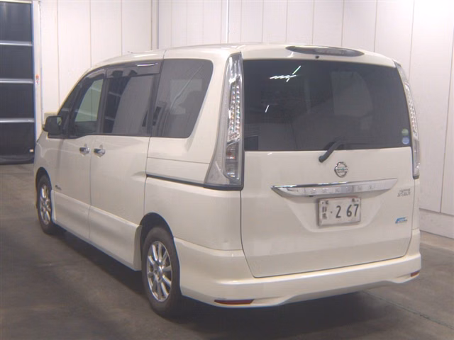 NISSAN SERENA