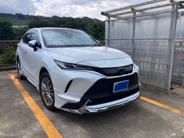 TOYOTA HARRIER