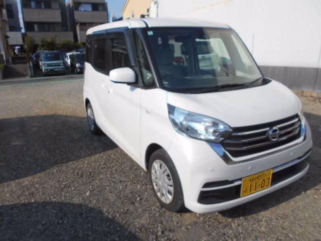 NISSAN DAYZ ROOX