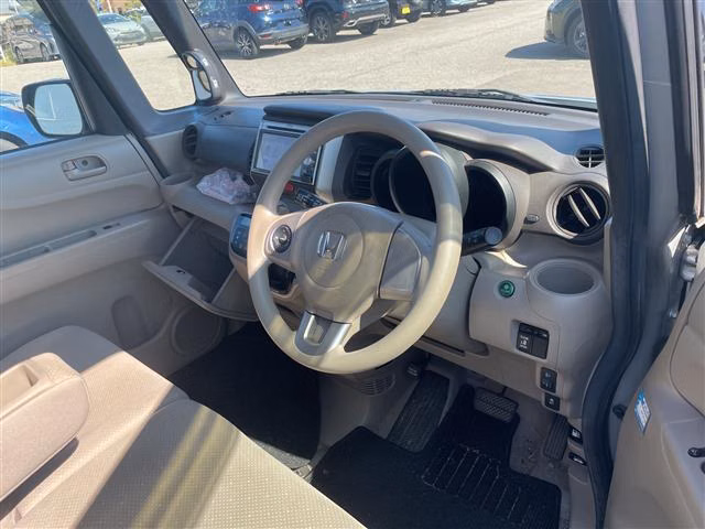 HONDA N-BOX