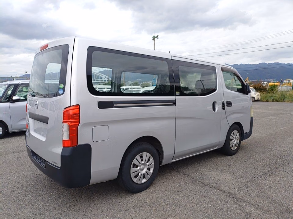NISSAN NV350 CARAVAN