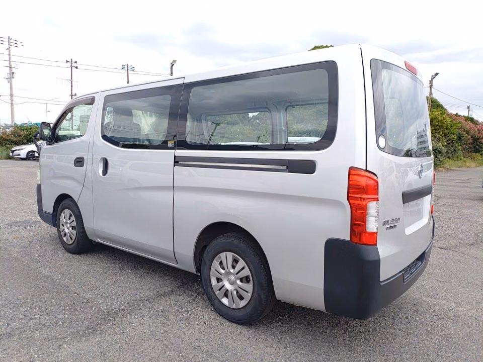 NISSAN NV350 CARAVAN