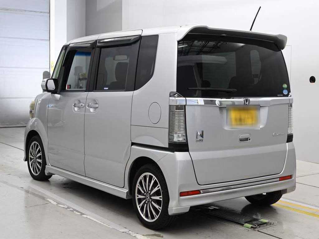 HONDA N-BOX