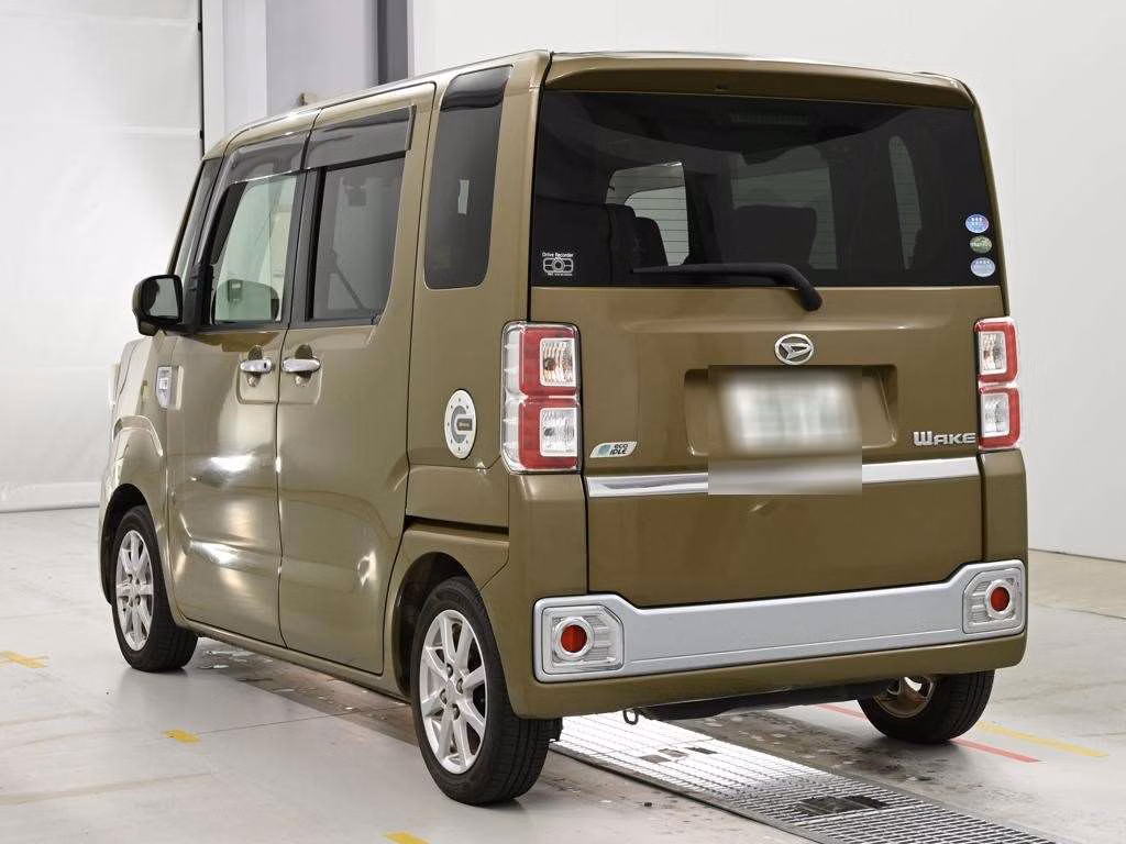 DAIHATSU WAKE