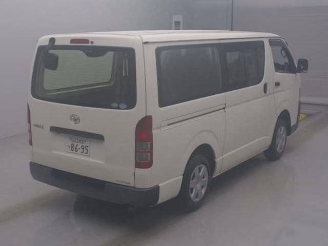TOYOTA REGIUS ACE