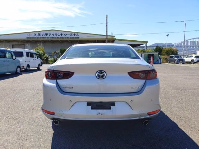 MAZDA MAZDA3