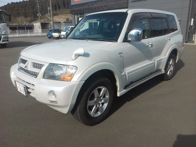 MITSUBISHI PAJERO