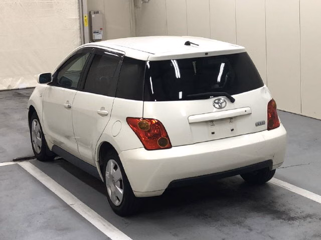 TOYOTA IST
