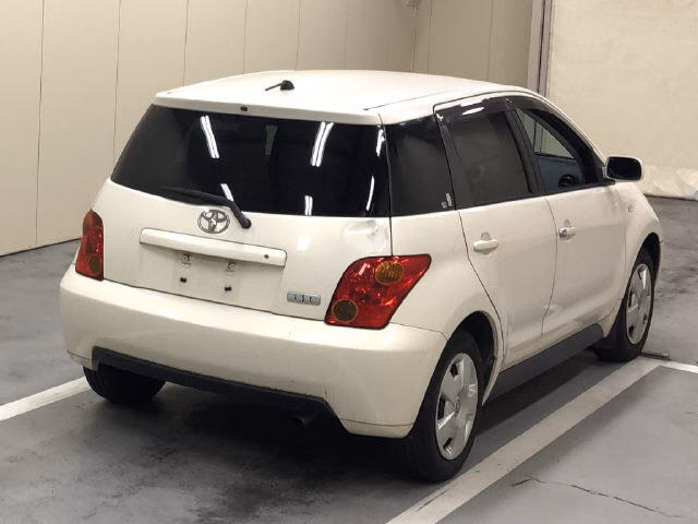 TOYOTA IST
