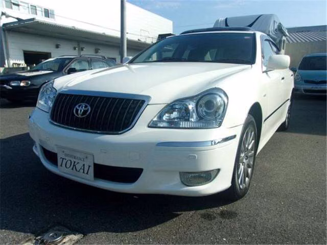 TOYOTA CROWN MAJESTA