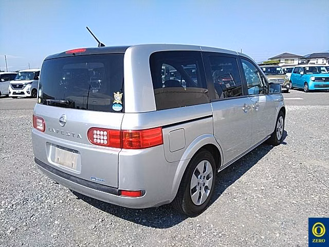 NISSAN LAFESTA