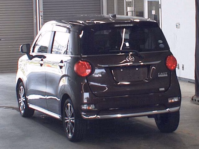 DAIHATSU CAST