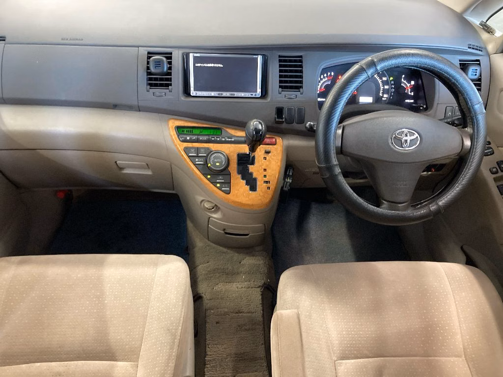 TOYOTA ISIS