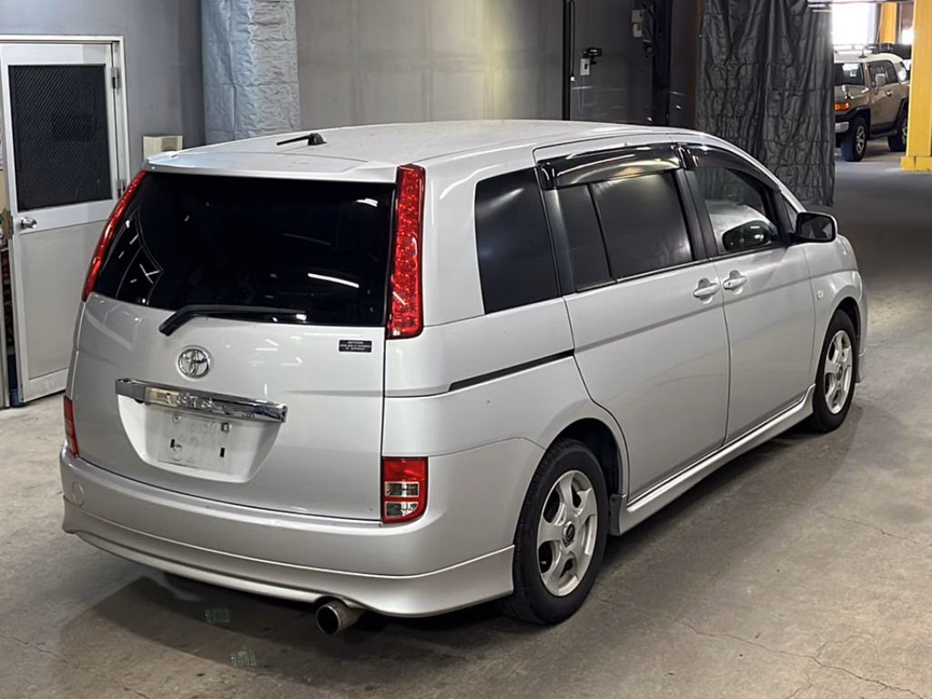 TOYOTA ISIS
