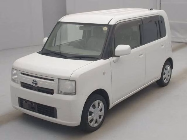 TOYOTA PIXIS SPACE