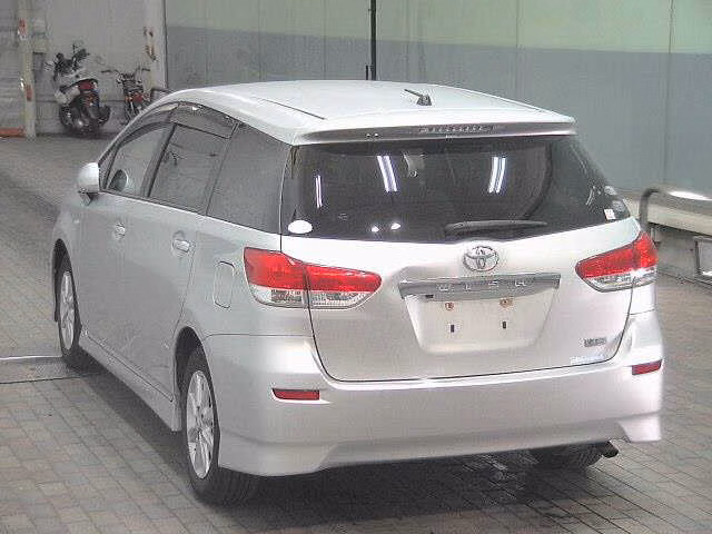 TOYOTA WISH
