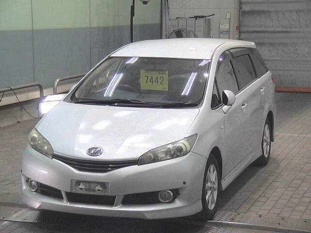 TOYOTA WISH