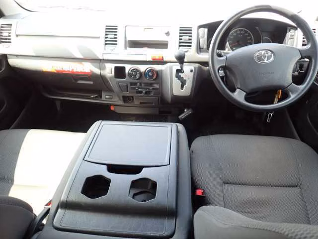 TOYOTA REGIUS ACE
