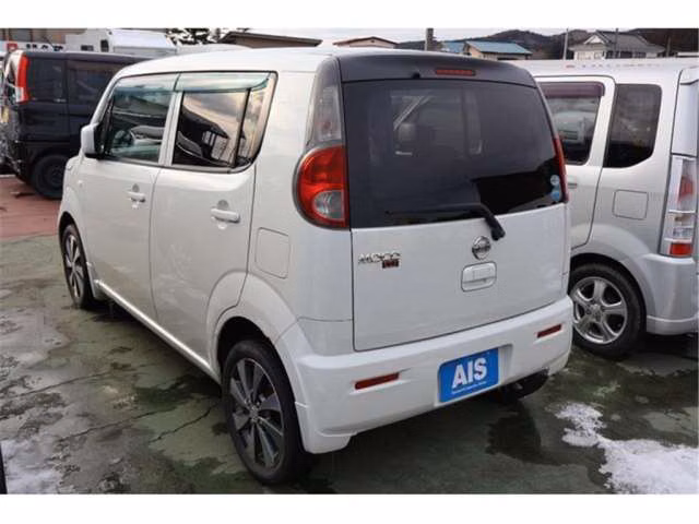 NISSAN MOCO