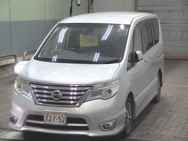 NISSAN SERENA