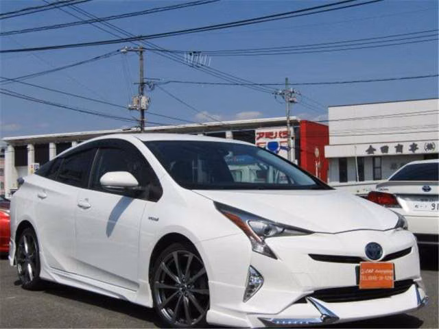 TOYOTA PRIUS