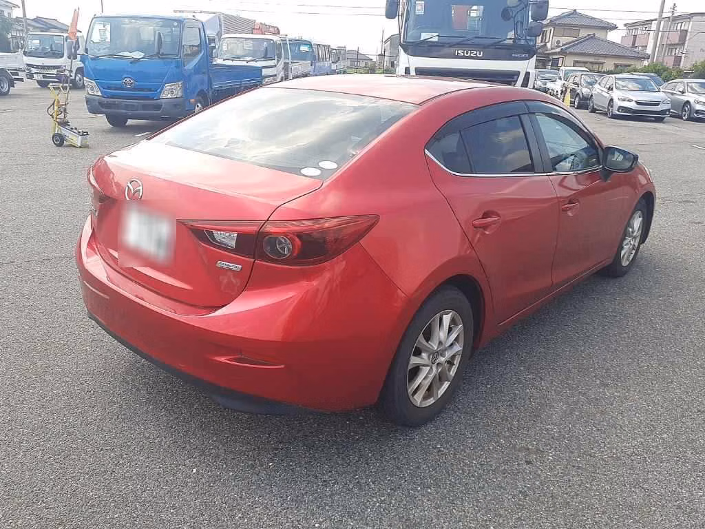 MAZDA AXELA