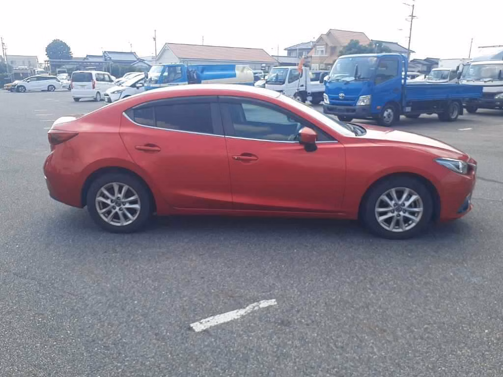 MAZDA AXELA