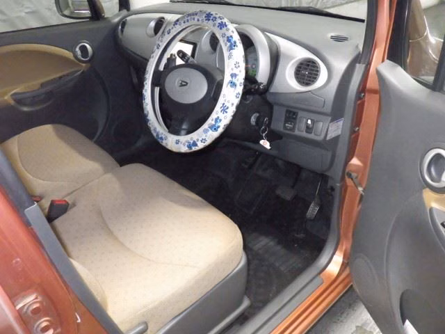 DAIHATSU MOVE LATTE