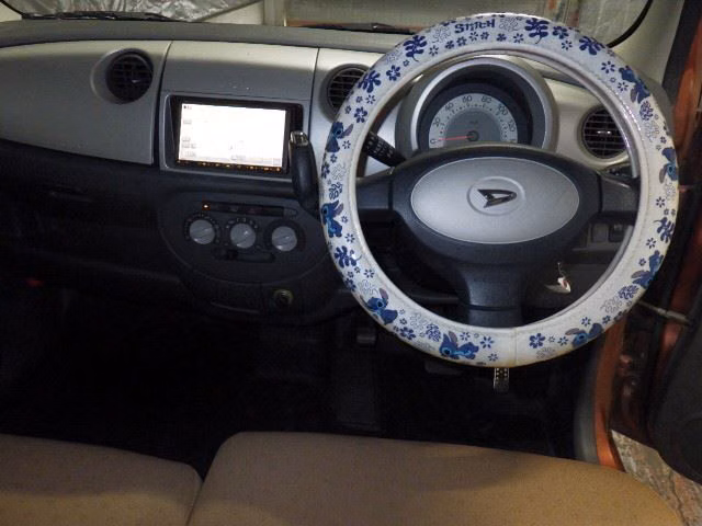 DAIHATSU MOVE LATTE