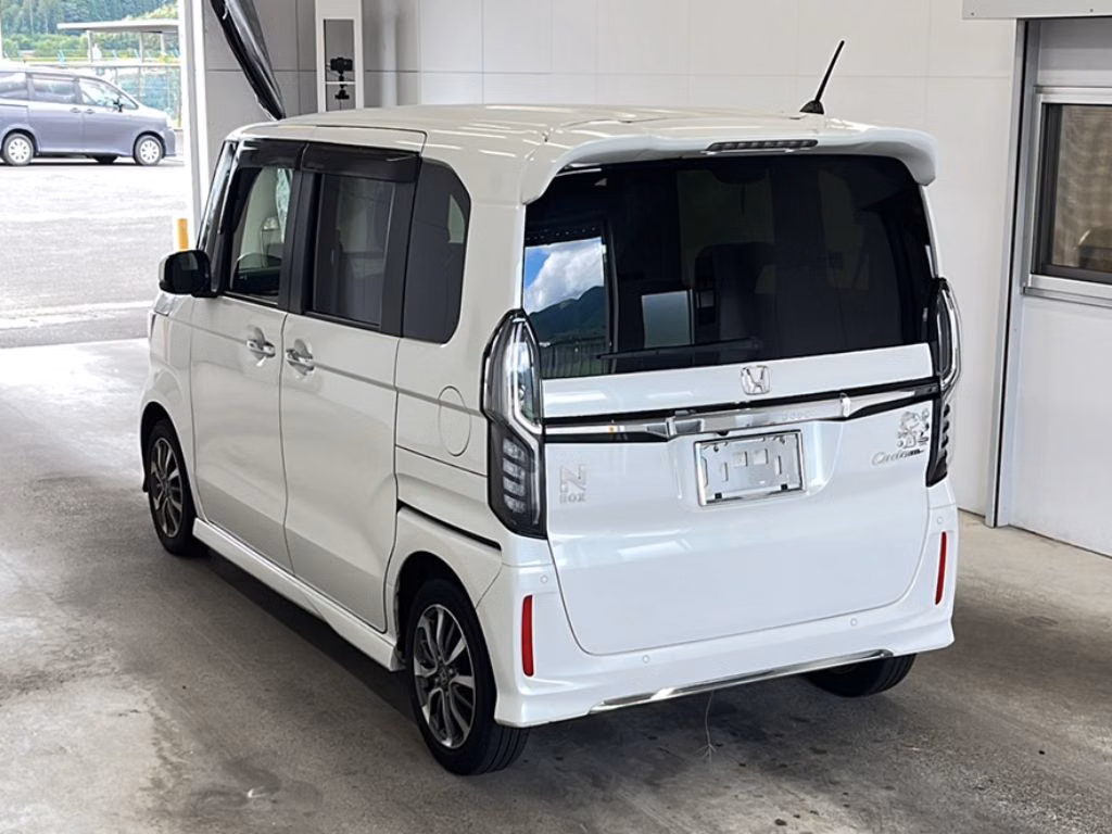 HONDA N-BOX