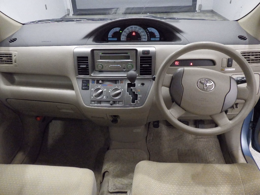 TOYOTA RAUM