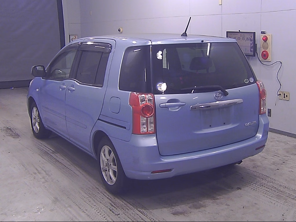 TOYOTA RAUM