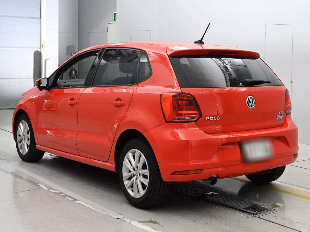 VOLKSWAGEN POLO